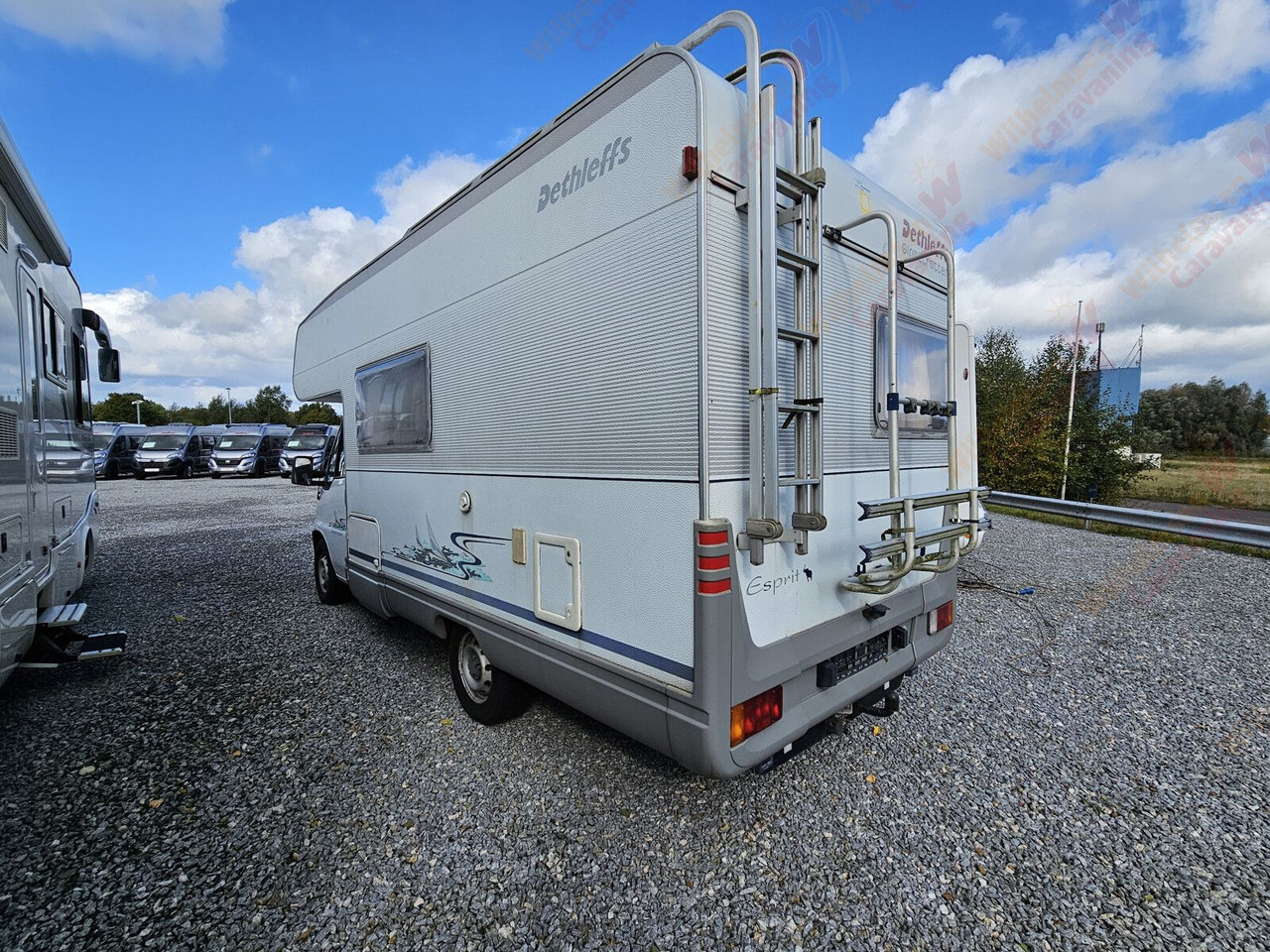 DethleffsA 5820 6 Personen Zulassung - Алковен кемпер: снимка 3 DethleffsA 5820 6 Personen Zulassung - Алковен кемпер: снимка 3
