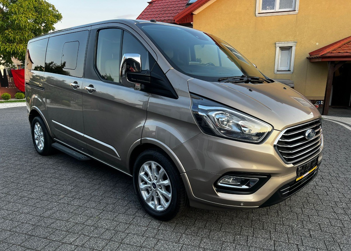 Ford Tourneo Custom Ford Turneo Tytanium X Sprowadzony Zarejstrowany - Микробус, Пътнически бус: снимка 4 Ford Tourneo Custom Ford Turneo Tytanium X Sprowadzony Zarejstrowany - Микробус, Пътнически бус: снимка 4