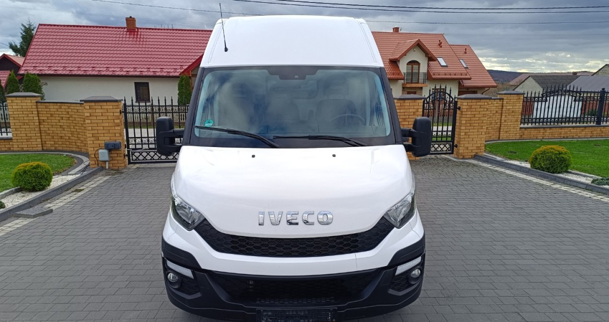 Товарен бус Iveco Daily 35C13 Blaszak L3H2 na bliźniakach VAT 23: снимка 8