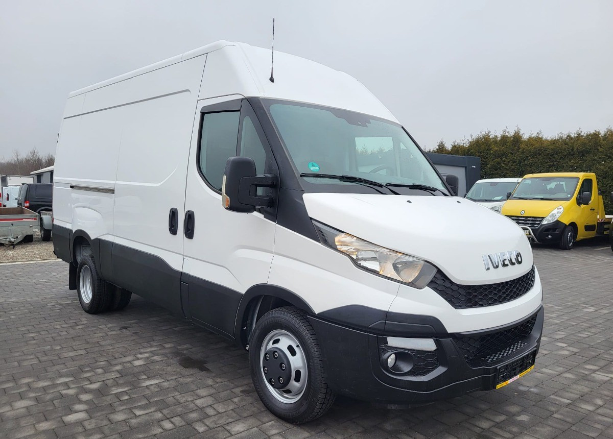 Товарен бус Iveco Daily 35C13 Blaszak L3H2 na bliźniakach VAT 23: снимка 14