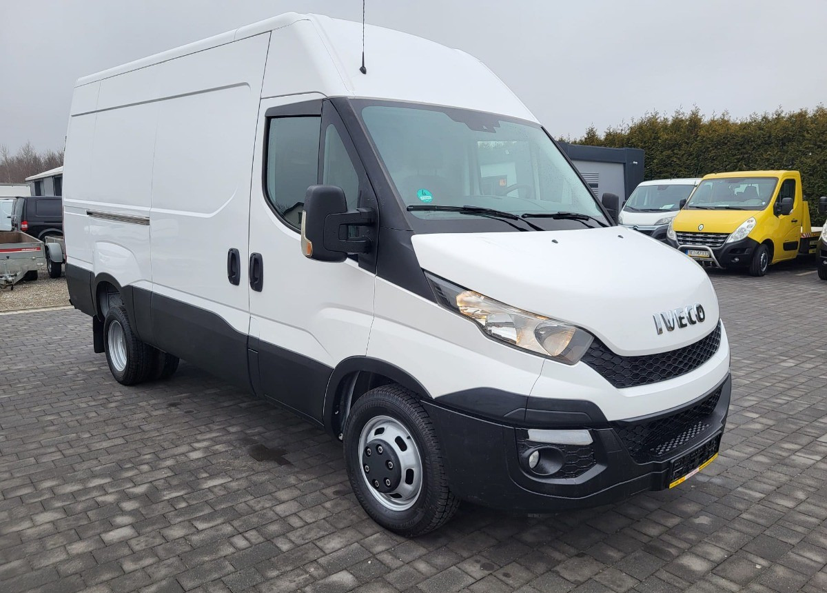 Товарен бус Iveco Daily 35C13 Blaszak L3H2 na bliźniakach VAT 23: снимка 15
