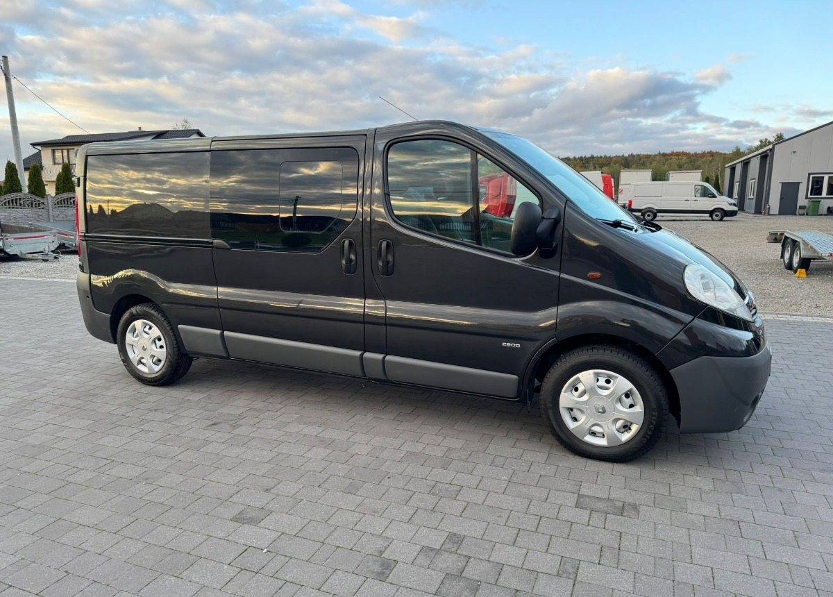 Opel Vivaro Doka Long 2.5 150 ps. L2 H1 - Бус с двойна кабина: снимка 5 Opel Vivaro Doka Long 2.5 150 ps. L2 H1 - Бус с двойна кабина: снимка 5