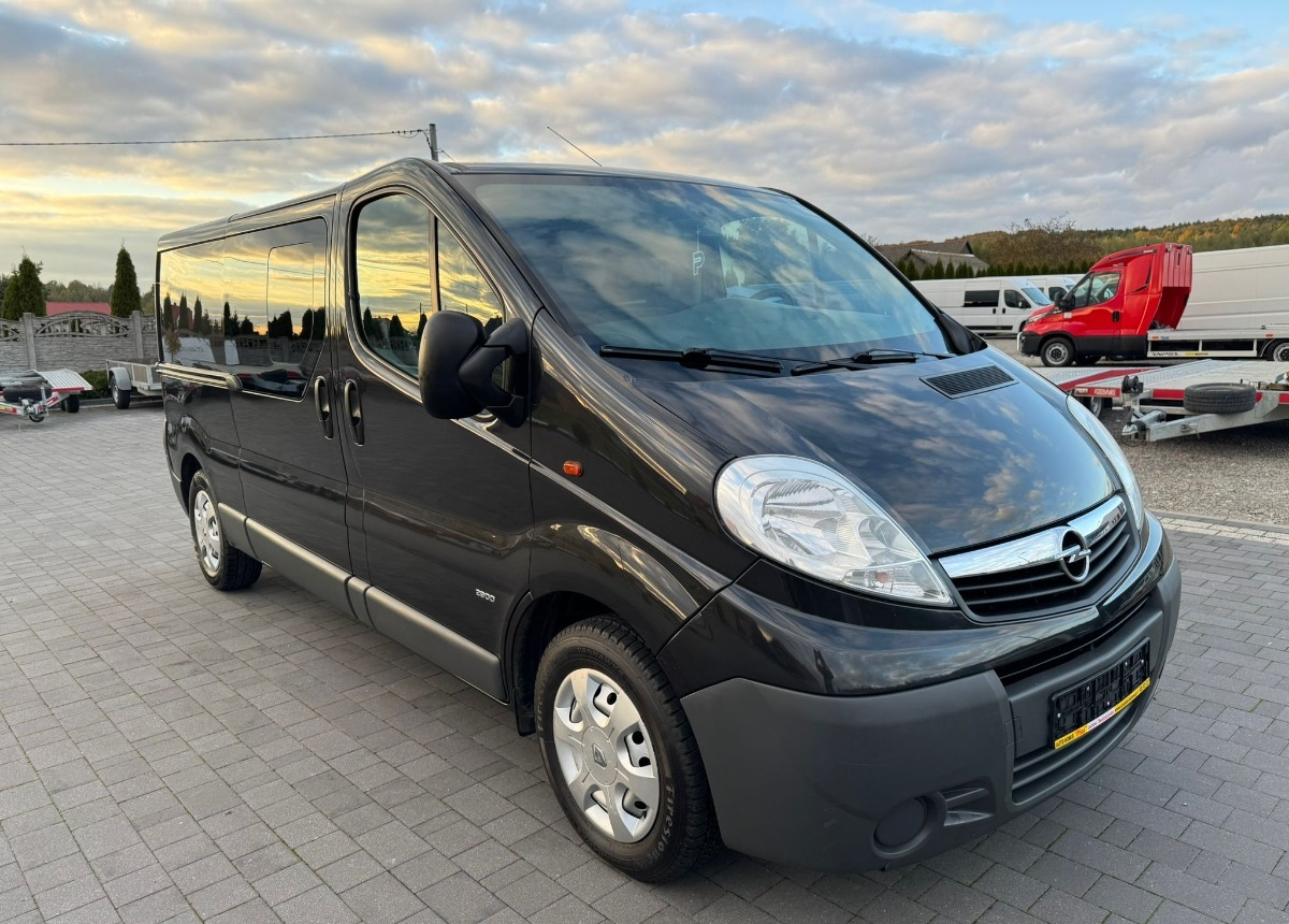 Opel Vivaro Doka Long 2.5 150 ps. L2 H1 - Бус с двойна кабина: снимка 4 Opel Vivaro Doka Long 2.5 150 ps. L2 H1 - Бус с двойна кабина: снимка 4