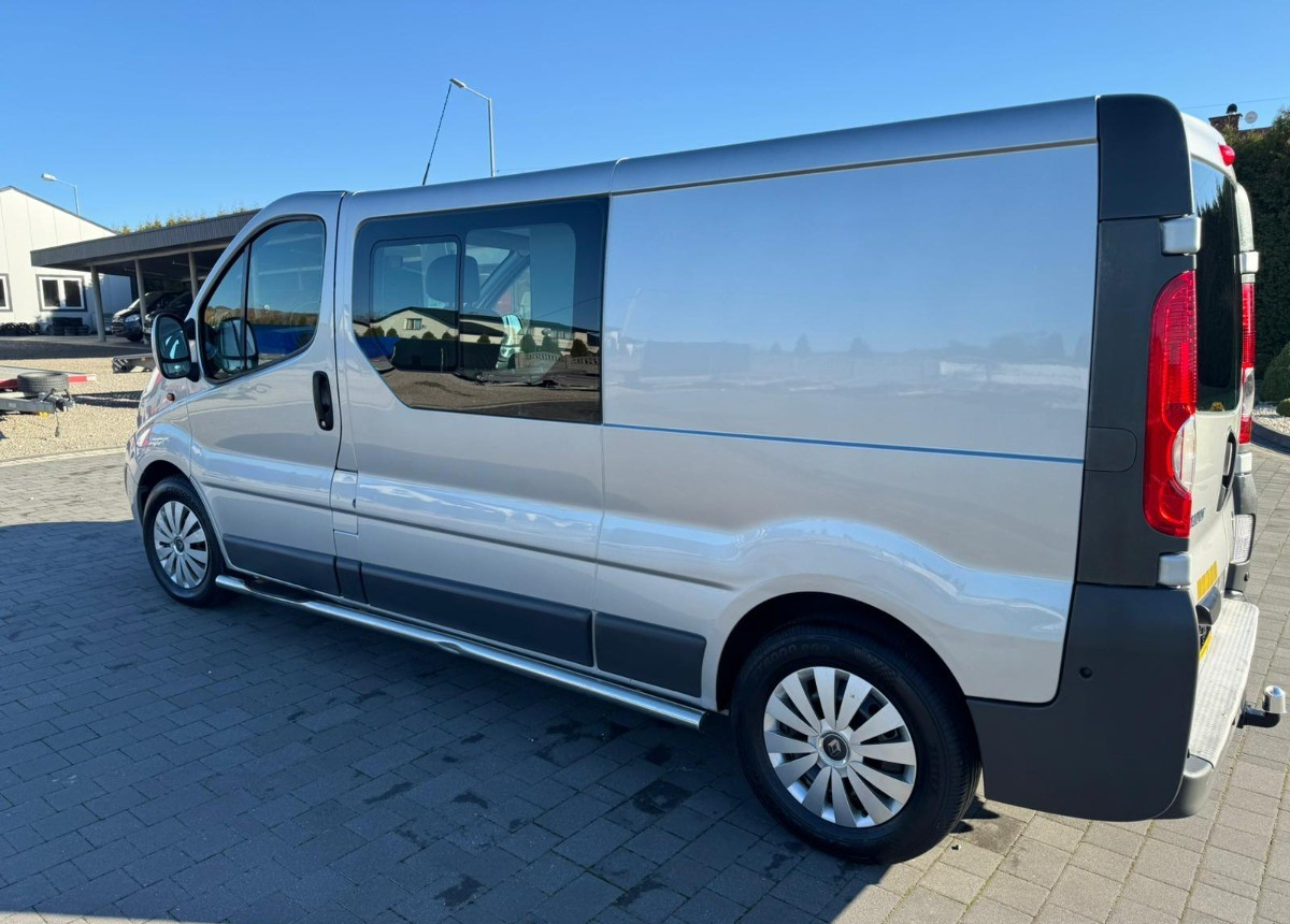 Renault Trafic 2.5 150ps 5- osobowy Doka Stan B. Dobry - Бус с двойна кабина: снимка 3 Renault Trafic 2.5 150ps 5- osobowy Doka Stan B. Dobry - Бус с двойна кабина: снимка 3