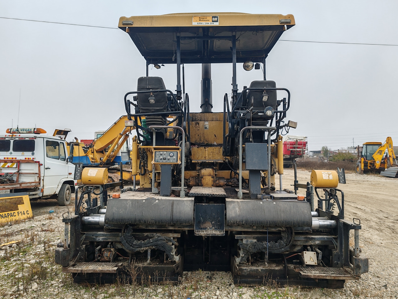 Caterpillar AP555E - Гудронатор: снимка 2 Caterpillar AP555E - Гудронатор: снимка 2