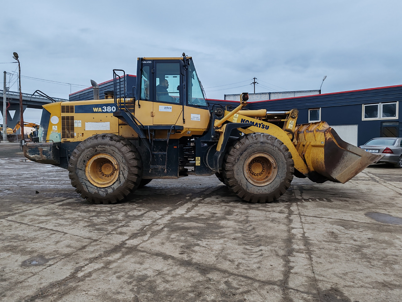 KOMATSU WA 380-S - Колесен товарач: снимка 5 KOMATSU WA 380-S - Колесен товарач: снимка 5
