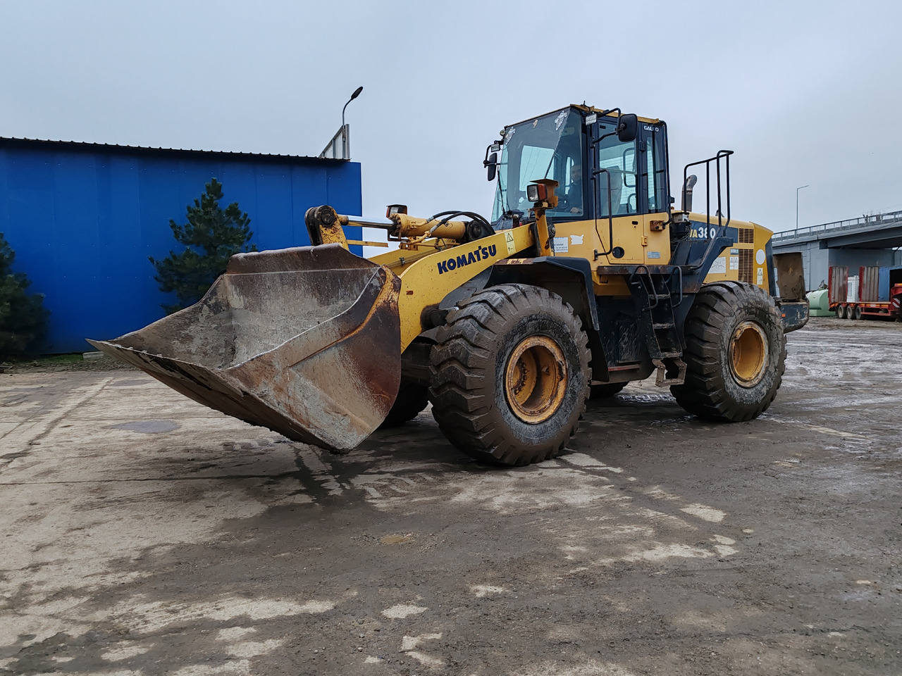 KOMATSU WA 380-S - Колесен товарач: снимка 4 KOMATSU WA 380-S - Колесен товарач: снимка 4