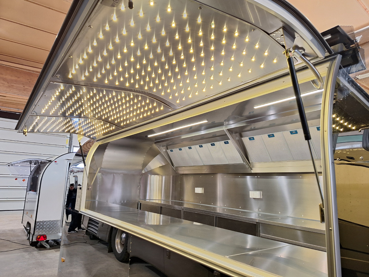 Deli Star Trailer American 6000 - EU Standards - Търговска каравана: снимка 2 Deli Star Trailer American 6000 - EU Standards - Търговска каравана: снимка 2