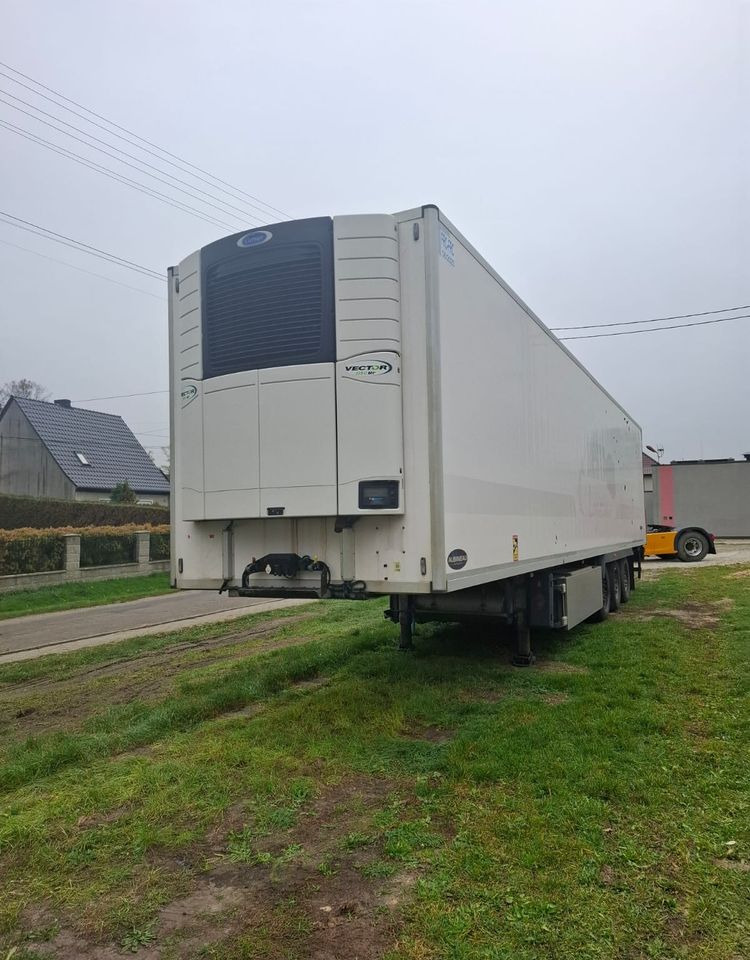 LeciTrailer Carrier Vector 1950 Mt - Рефрижератор полуремарке: снимка 1 LeciTrailer Carrier Vector 1950 Mt - Рефрижератор полуремарке: снимка 1