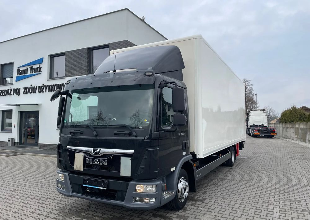 MAN TGL 12.250, KONTENER 7,3m ( 18 europalet ) - Камион фургон: снимка 2 MAN TGL 12.250, KONTENER 7,3m ( 18 europalet ) - Камион фургон: снимка 2