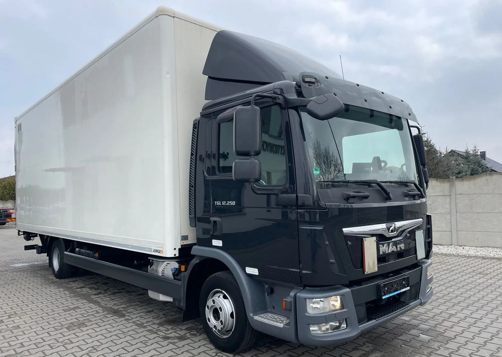 MAN TGL 12.250, KONTENER 7,3m ( 18 europalet ) - Камион фургон: снимка 4 MAN TGL 12.250, KONTENER 7,3m ( 18 europalet ) - Камион фургон: снимка 4