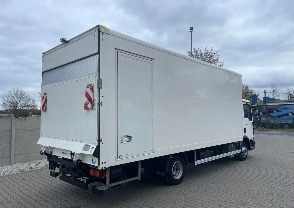 MAN TGL 8.190 KLIMA , PODUSZKI! - Камион фургон: снимка 5 MAN TGL 8.190 KLIMA , PODUSZKI! - Камион фургон: снимка 5