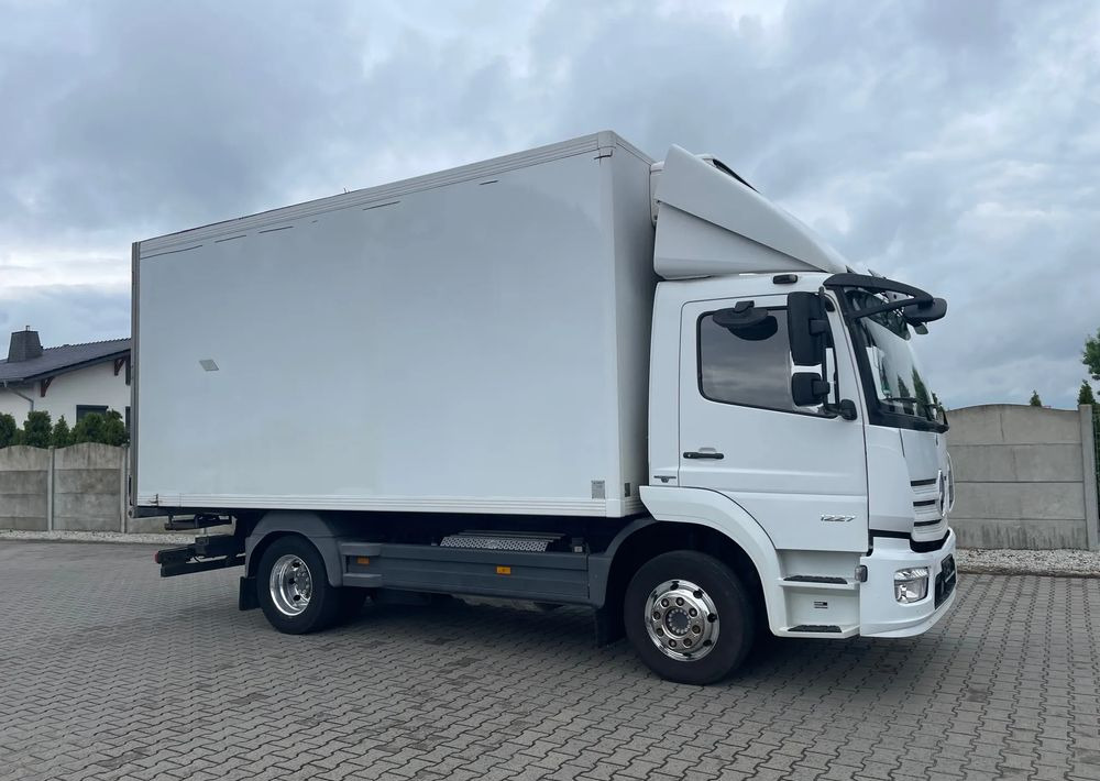 Mercedes-Benz ATEGO 1227 CHŁODNIA HAKOWA / HAKÓWKA - Рефрижератор камион: снимка 4 Mercedes-Benz ATEGO 1227 CHŁODNIA HAKOWA / HAKÓWKA - Рефрижератор камион: снимка 4