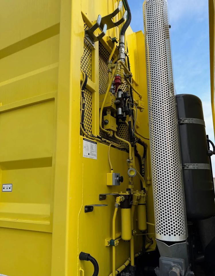 Mercedes-Benz ECONIC 2630, EURO6/ ŚMECIARKA/ ZOELLER/ DELTA - Боклукчийска кола: снимка 4 Mercedes-Benz ECONIC 2630, EURO6/ ŚMECIARKA/ ZOELLER/ DELTA - Боклукчийска кола: снимка 4