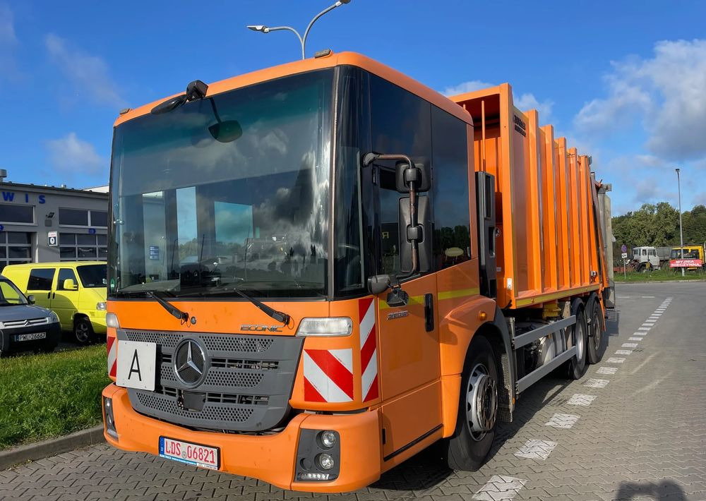 Mercedes-Benz MB ECONIC 1835 ŚMIECIARKA ZOLLER MEDIUM X2 - Боклукчийска кола: снимка 1 Mercedes-Benz MB ECONIC 1835 ŚMIECIARKA ZOLLER MEDIUM X2 - Боклукчийска кола: снимка 1