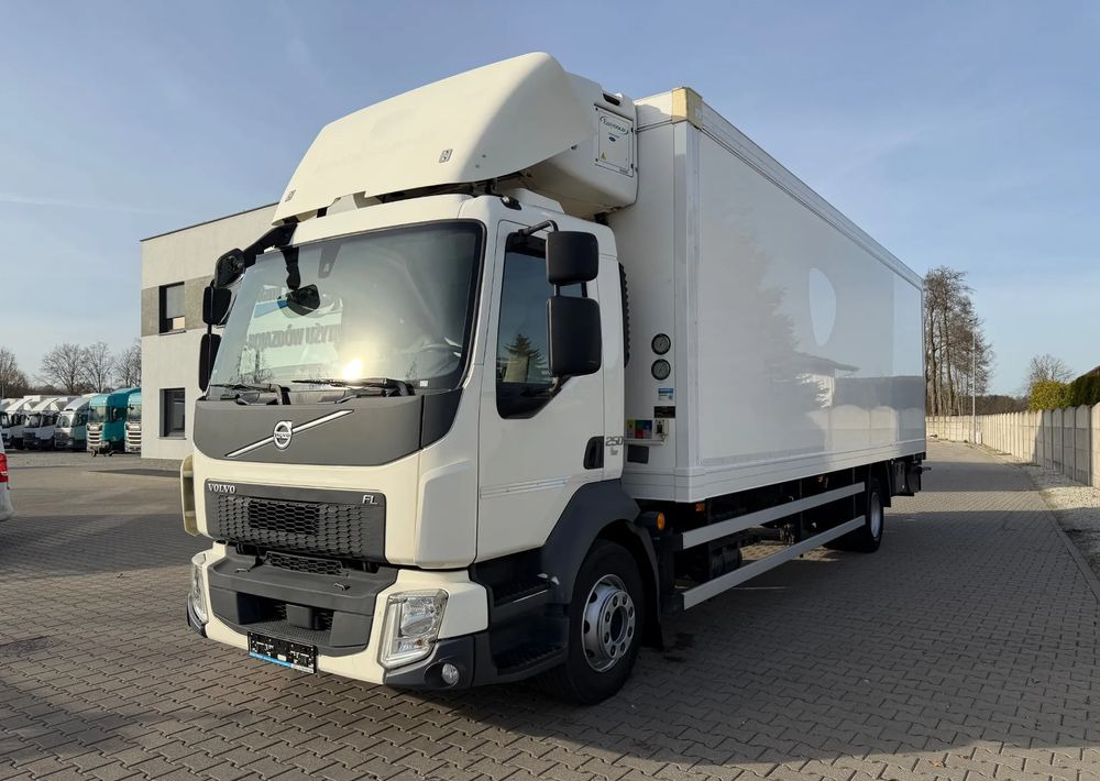 Volvo FL 16.250/ 19 PALET/ Ładownośc 6 ton/ na poduszkach! - Рефрижератор камион: снимка 2 Volvo FL 16.250/ 19 PALET/ Ładownośc 6 ton/ na poduszkach! - Рефрижератор камион: снимка 2