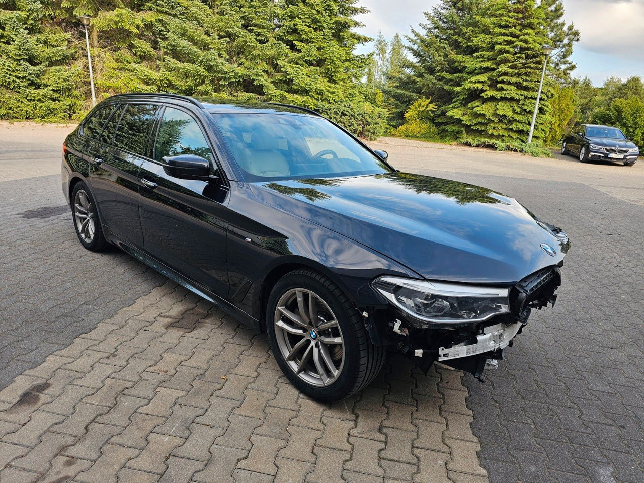 BMW 520 d M Packet Luftsitze Harman-K TOP Ausstatt. - Лек автомобил: снимка 1 BMW 520 d M Packet Luftsitze Harman-K TOP Ausstatt. - Лек автомобил: снимка 1