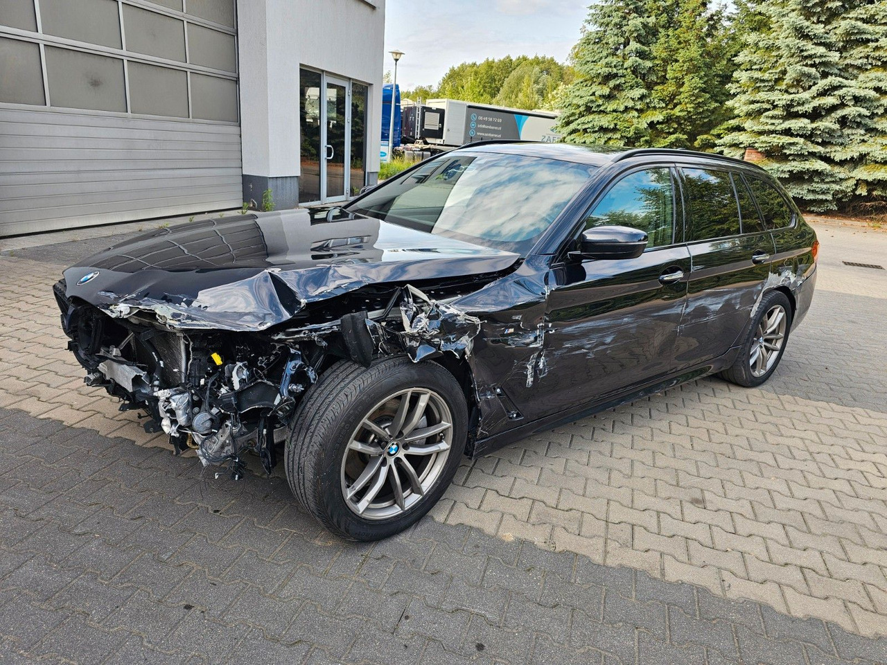 BMW 520 d M Packet Luftsitze Harman-K TOP Ausstatt. - Лек автомобил: снимка 2 BMW 520 d M Packet Luftsitze Harman-K TOP Ausstatt. - Лек автомобил: снимка 2