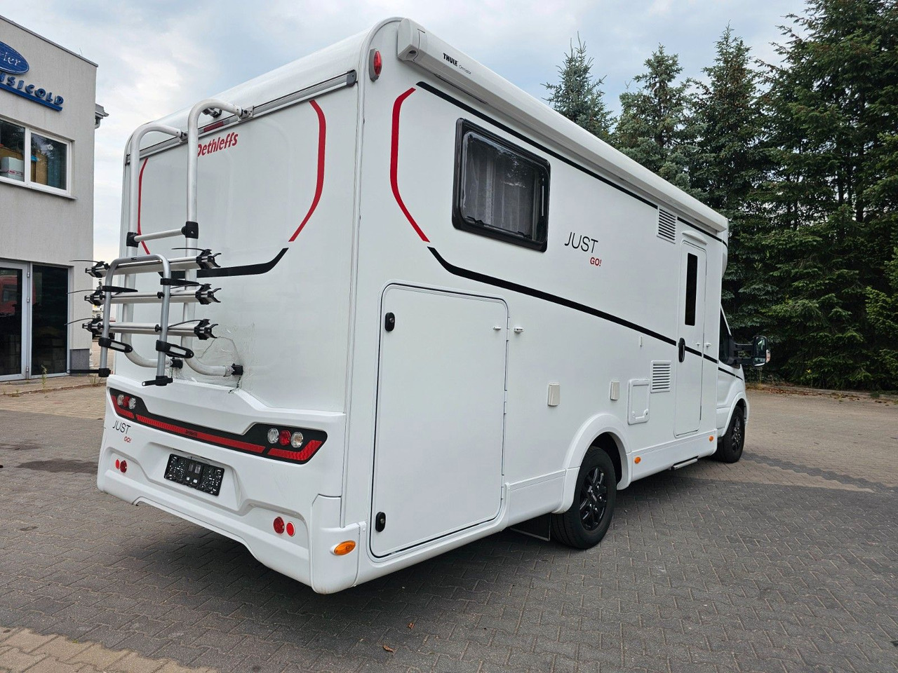 Dethleffs JUST GO T7055 EB Winter 4xBett Elektr.Hubbet - Полуинтегриран кемпер: снимка 4 Dethleffs JUST GO T7055 EB Winter 4xBett Elektr.Hubbet - Полуинтегриран кемпер: снимка 4