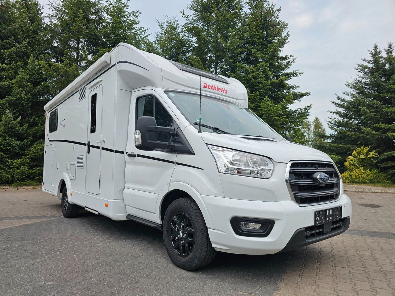 Dethleffs JUST GO T7055 EB Winter 4xBett Elektr.Hubbet - Полуинтегриран кемпер: снимка 1 Dethleffs JUST GO T7055 EB Winter 4xBett Elektr.Hubbet - Полуинтегриран кемпер: снимка 1