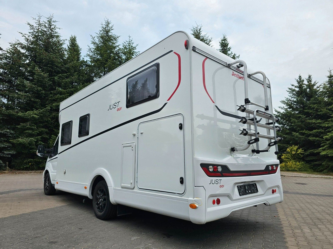 Dethleffs JUST GO T7055 EB Winter 4xBett Elektr.Hubbet - Полуинтегриран кемпер: снимка 3 Dethleffs JUST GO T7055 EB Winter 4xBett Elektr.Hubbet - Полуинтегриран кемпер: снимка 3
