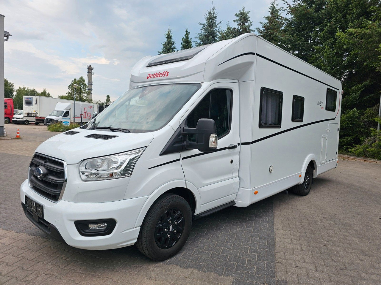 Dethleffs JUST GO T7055 EB Winter 4xBett Elektr.Hubbet - Полуинтегриран кемпер: снимка 2 Dethleffs JUST GO T7055 EB Winter 4xBett Elektr.Hubbet - Полуинтегриран кемпер: снимка 2