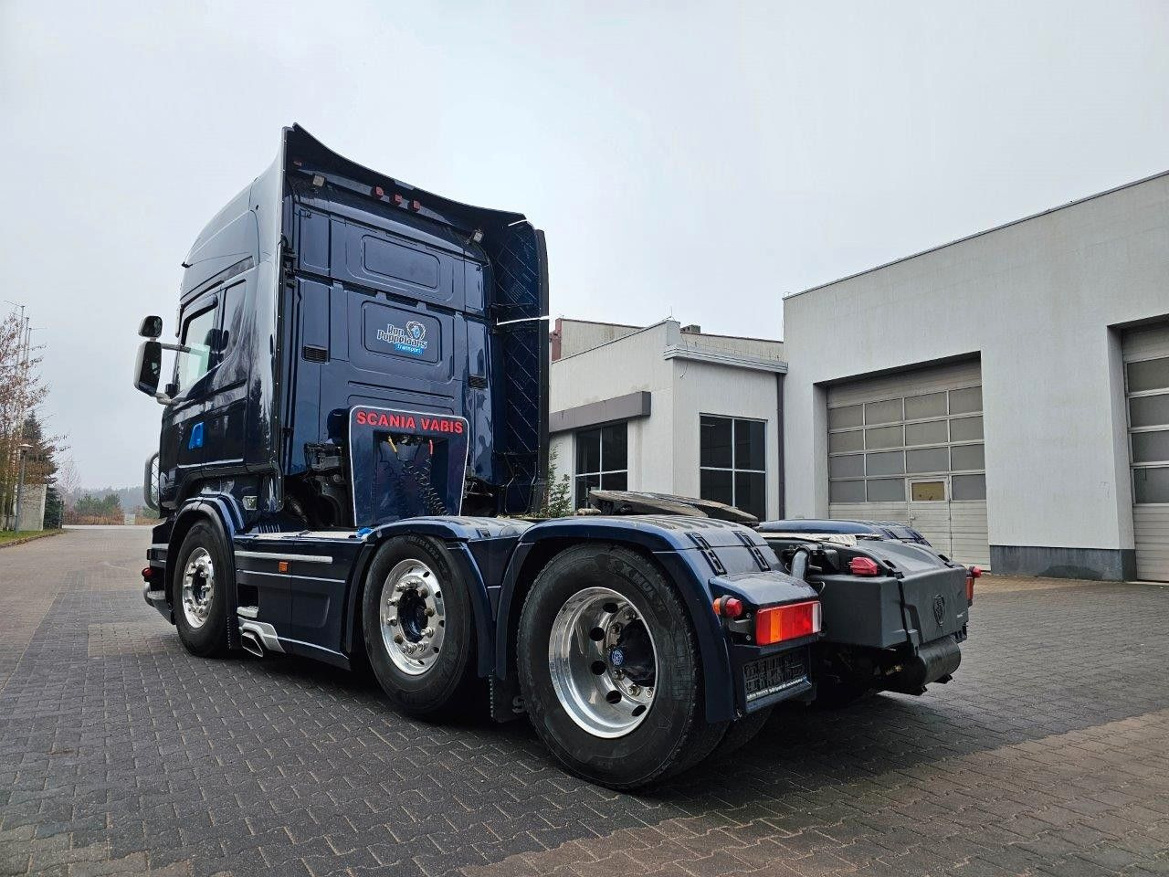 Scania R520 V8 6x2 Lenk/Liftachse Vollaustattung EURO6 - Влекач: снимка 4 Scania R520 V8 6x2 Lenk/Liftachse Vollaustattung EURO6 - Влекач: снимка 4