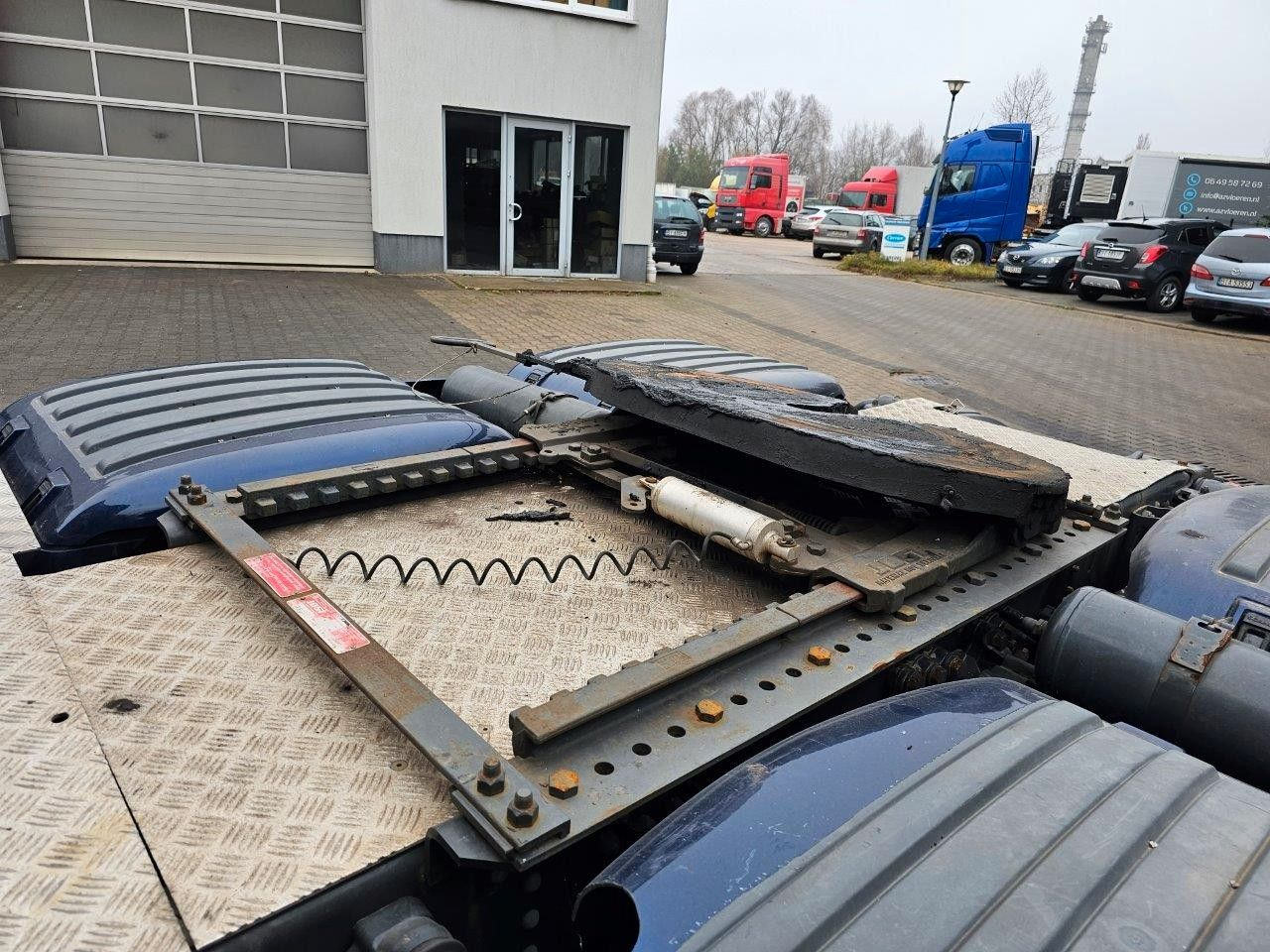 Scania R520 V8 6x2 Lenk/Liftachse Vollaustattung EURO6 - Влекач: снимка 5 Scania R520 V8 6x2 Lenk/Liftachse Vollaustattung EURO6 - Влекач: снимка 5