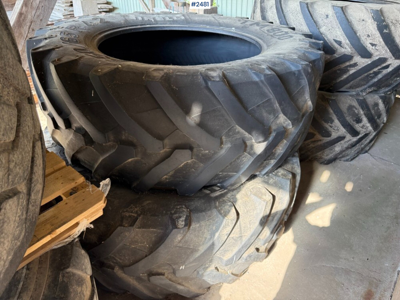 2 tires for tractor Pirelli 650/65R42 - Гума за Селскостопанска техника: снимка 1 2 tires for tractor Pirelli 650/65R42 - Гума за Селскостопанска техника: снимка 1