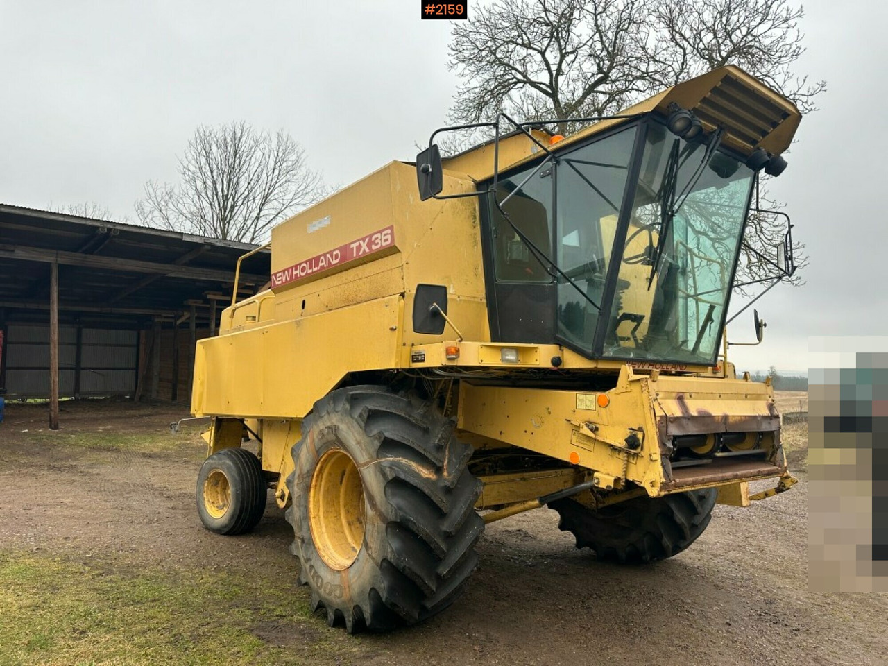 Combine harvester New Holland TX36 20 ft header with wagon (see video) - Зърнокомбайн: снимка 2 Combine harvester New Holland TX36 20 ft header with wagon (see video) - Зърнокомбайн: снимка 2
