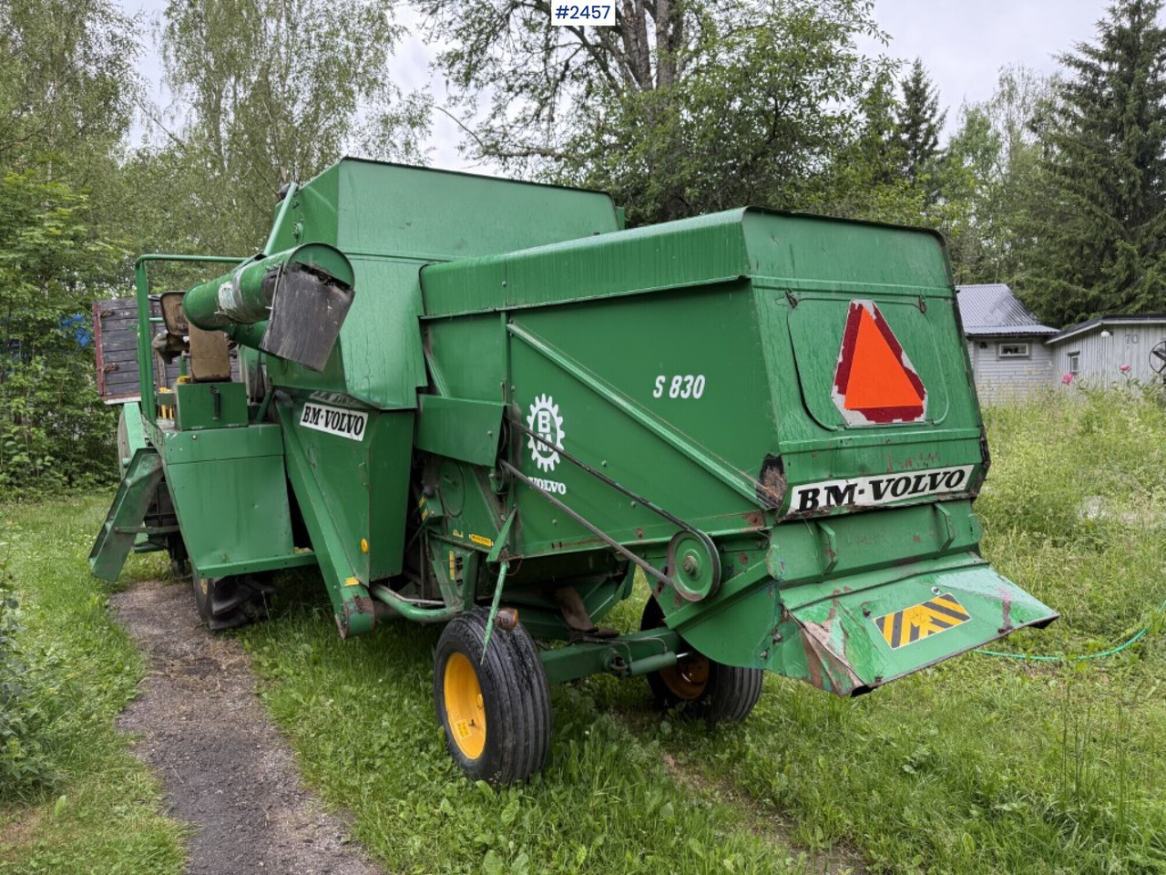 Combine harvester Volvo BM S830 with 2 cutting tables - Зърнокомбайн: снимка 3 Combine harvester Volvo BM S830 with 2 cutting tables - Зърнокомбайн: снимка 3