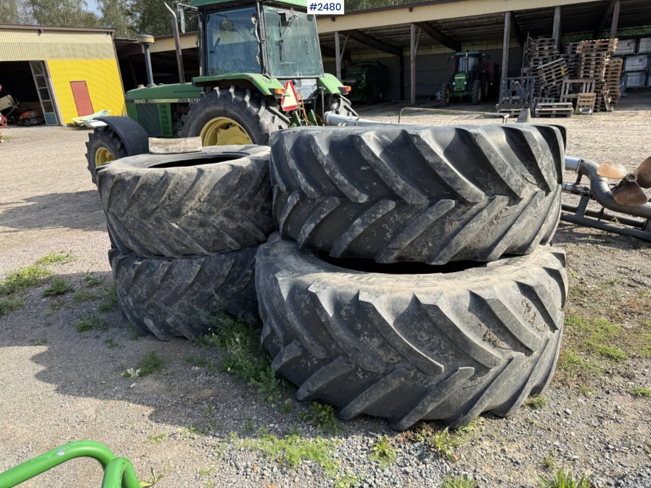 Däck till traktor Michelin fram och bak - Гума за Селскостопанска техника: снимка 1 Däck till traktor Michelin fram och bak - Гума за Селскостопанска техника: снимка 1