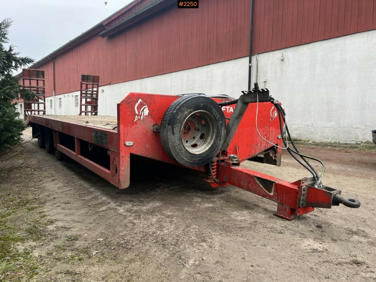Machine trailer - Chieftain Trailers LTD - For tractor - Нискорамна площадка ремарке: снимка 2 Machine trailer - Chieftain Trailers LTD - For tractor - Нискорамна площадка ремарке: снимка 2