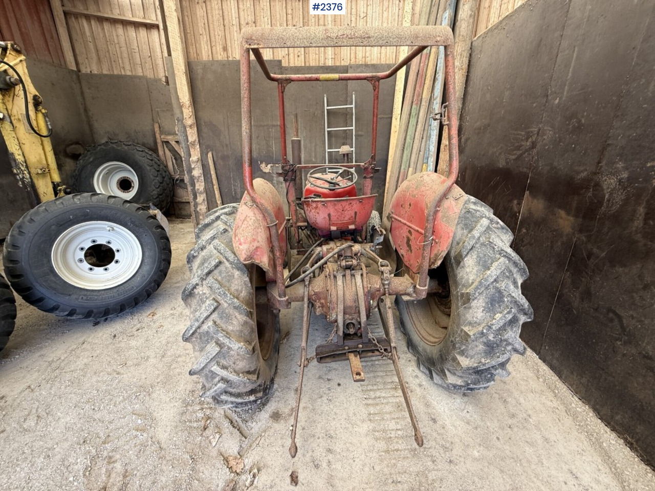 Massey Ferguson Special 35X - Трактор: снимка 4 Massey Ferguson Special 35X - Трактор: снимка 4