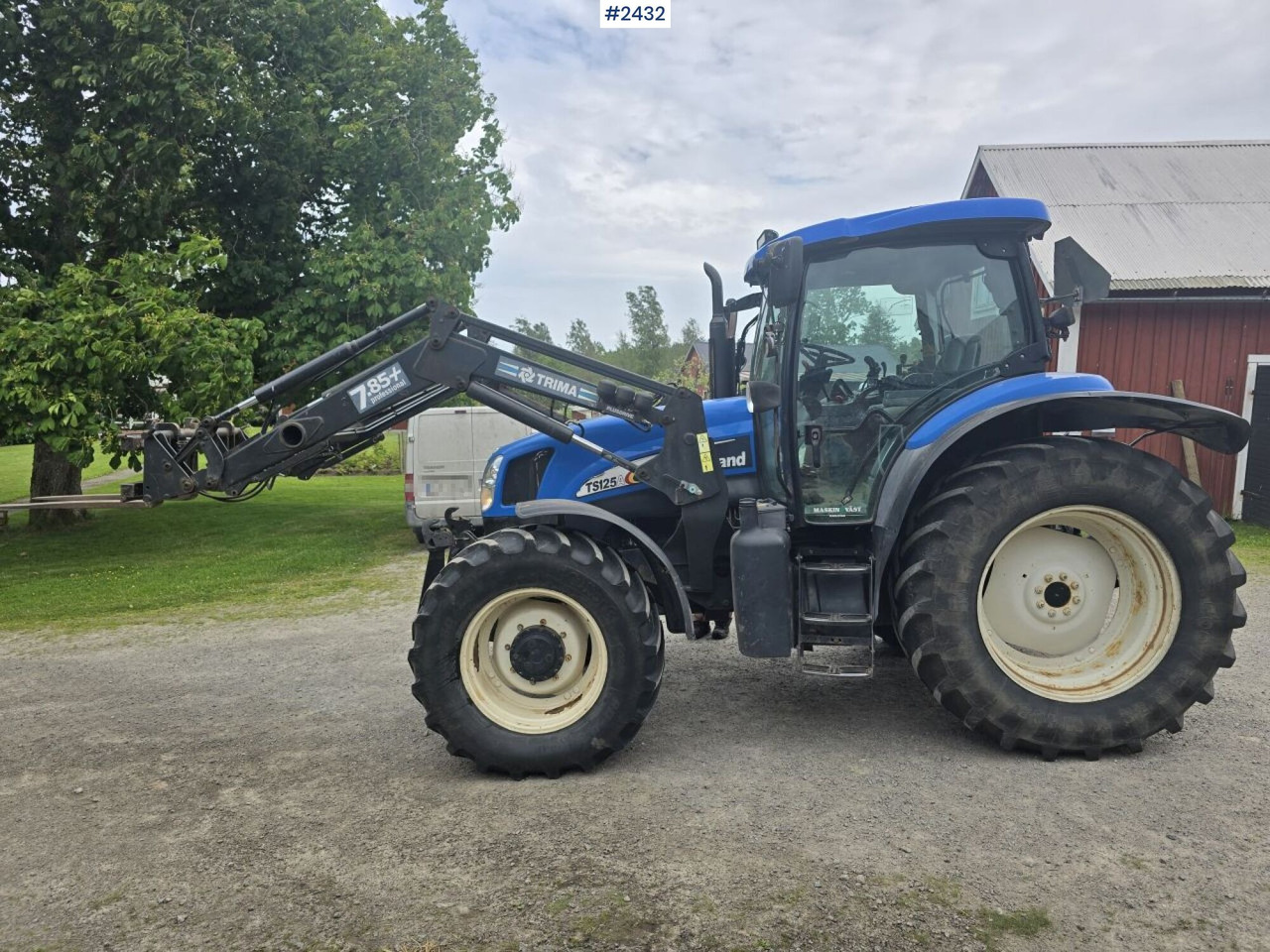 New Holland TS 125A med Frontlastare - Трактор: снимка 1 New Holland TS 125A med Frontlastare - Трактор: снимка 1
