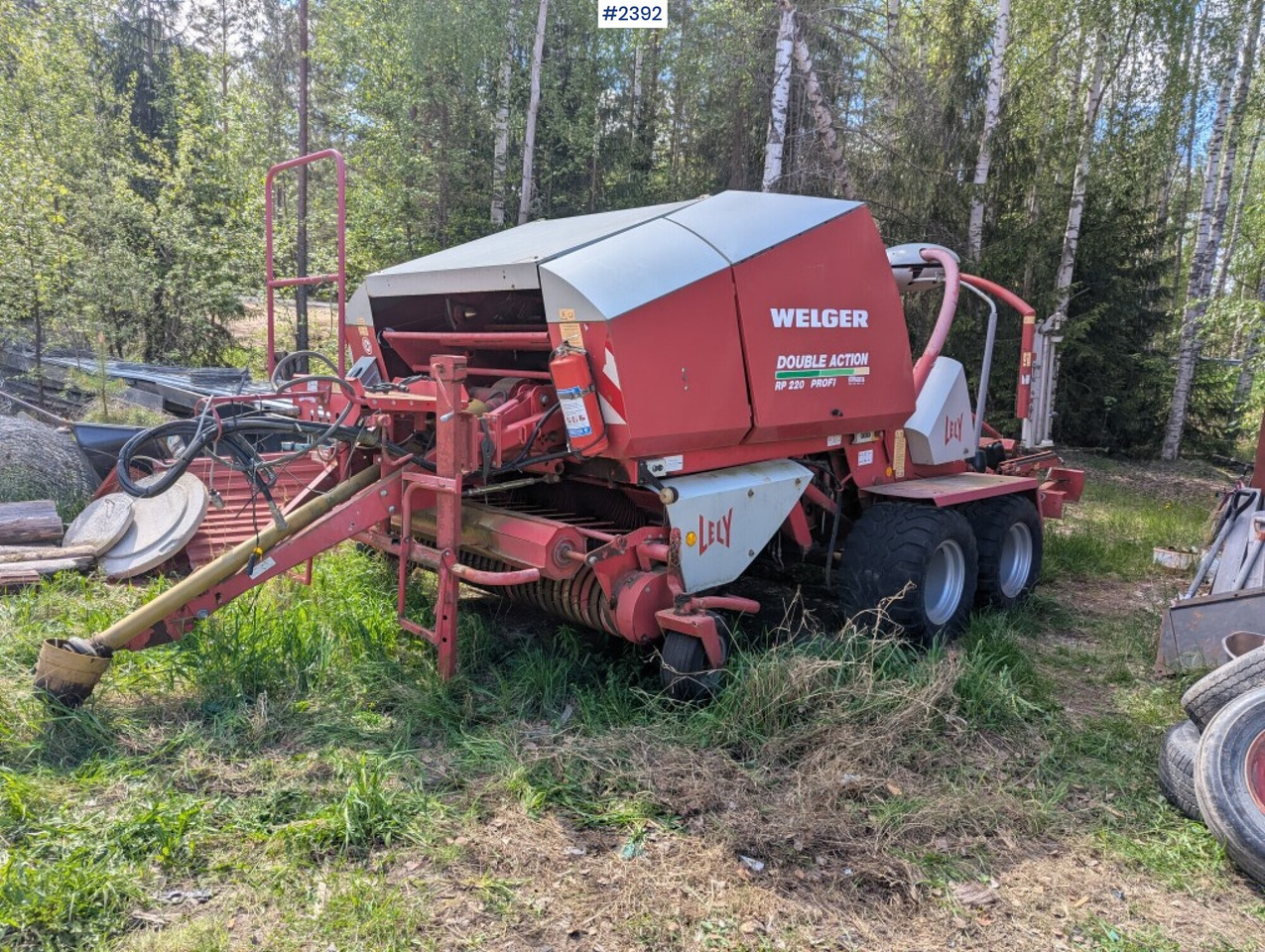 Round baler / Combination baler Welger double action 220 profi - Машина за сено и фураж: снимка 1 Round baler / Combination baler Welger double action 220 profi - Машина за сено и фураж: снимка 1