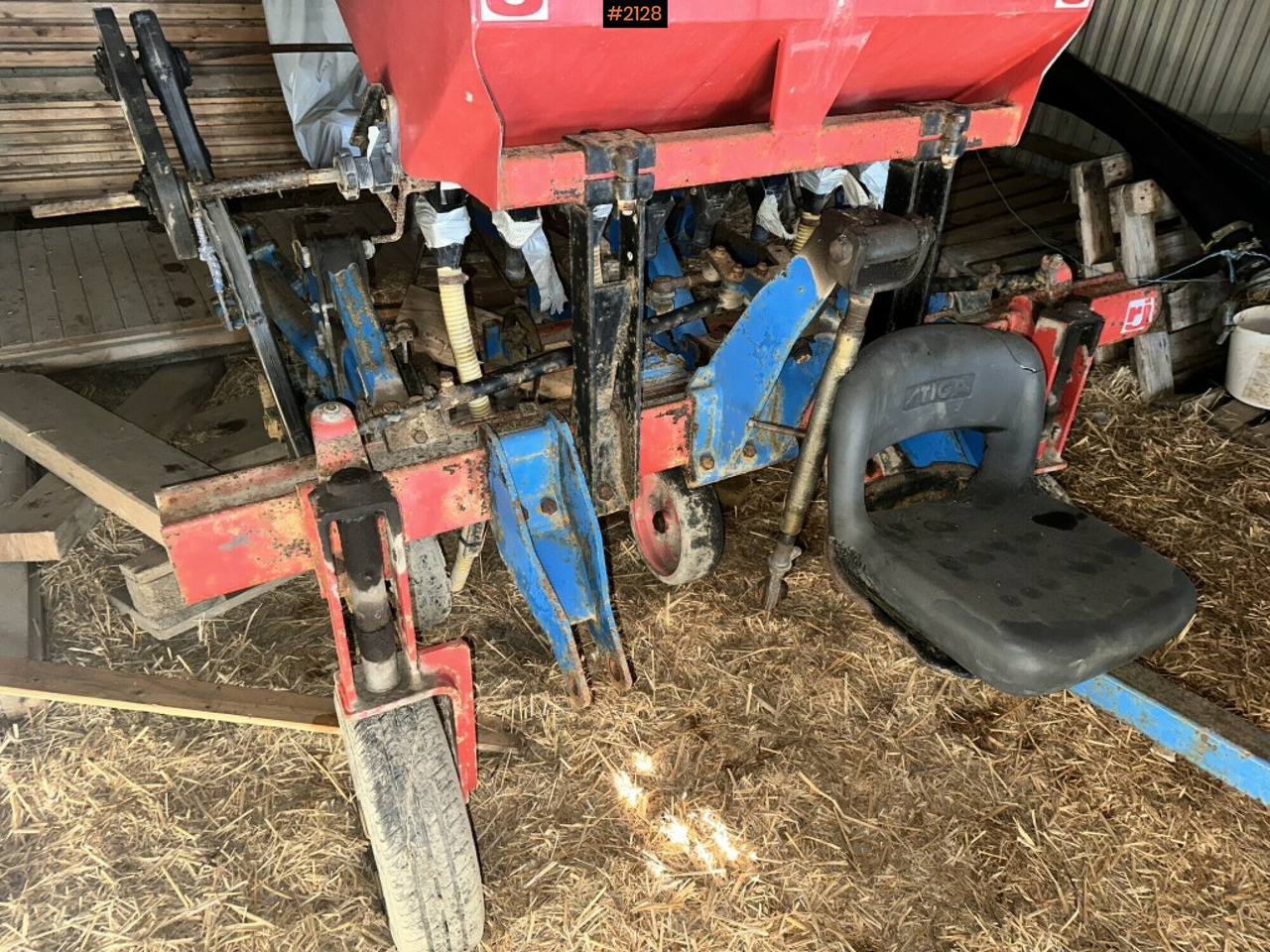 Row crop cleaner Hatzenbichler with fertilizer - Машина за обработка на почвата: снимка 4 Row crop cleaner Hatzenbichler with fertilizer - Машина за обработка на почвата: снимка 4