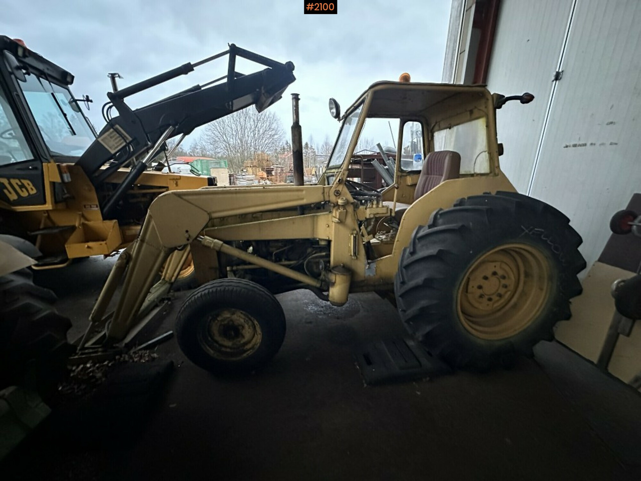 Tractor, 2 pcs Massey Ferguson 205 and 203 - Трактор: снимка 3 Tractor, 2 pcs Massey Ferguson 205 and 203 - Трактор: снимка 3