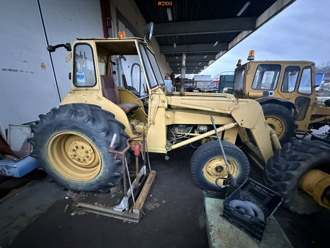 Tractor, 2 pcs Massey Ferguson 205 and 203 - Трактор: снимка 1 Tractor, 2 pcs Massey Ferguson 205 and 203 - Трактор: снимка 1