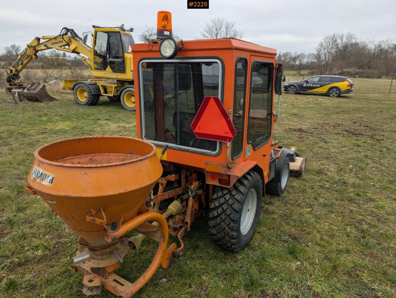 Tractor Holder P60 with multiple implements - Трактор: снимка 2 Tractor Holder P60 with multiple implements - Трактор: снимка 2