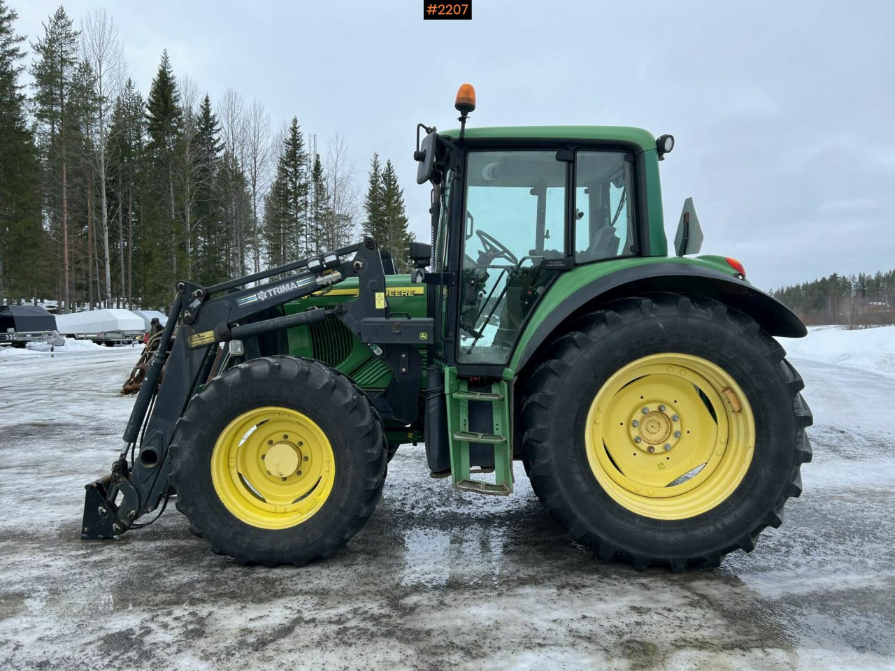 Tractor JOHN DEERE 6420S - Трактор: снимка 3 Tractor JOHN DEERE 6420S - Трактор: снимка 3
