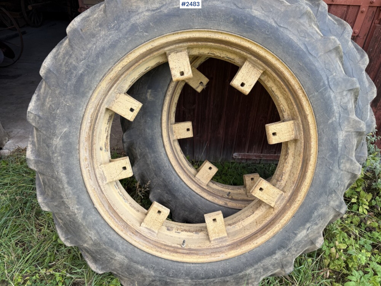 Комплект колела за Селскостопанска техника Tractor tires with rings Goodyear 13.6-38: снимка 6