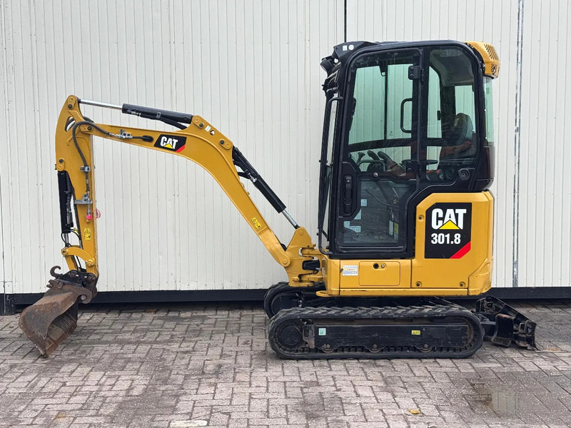 Caterpillar 301.8 NextGen - Мини багер: снимка 2 Caterpillar 301.8 NextGen - Мини багер: снимка 2