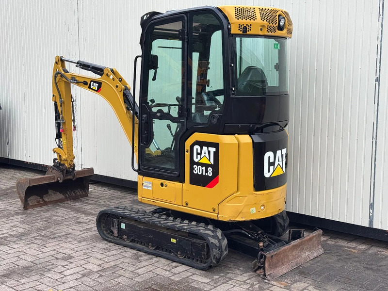 Caterpillar 301.8 NextGen - Мини багер: снимка 3 Caterpillar 301.8 NextGen - Мини багер: снимка 3