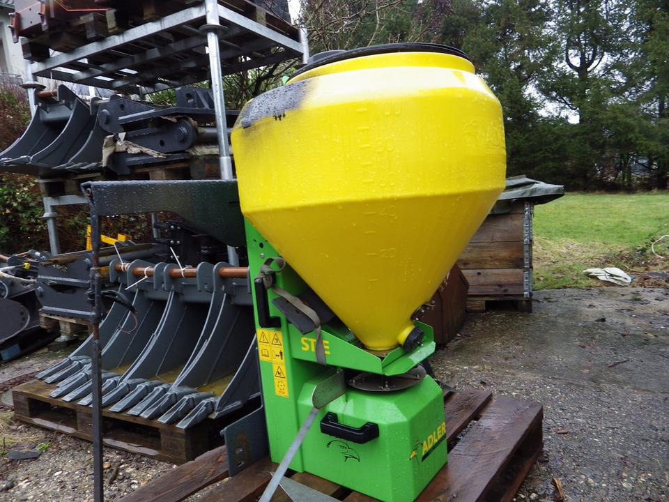 ADLER Salzstreuer STE120 elektrischer Streuer ohne Steuerung - Машина за разпръскване на сол/ Пясък: снимка 1 ADLER Salzstreuer STE120 elektrischer Streuer ohne Steuerung - Машина за разпръскване на сол/ Пясък: снимка 1