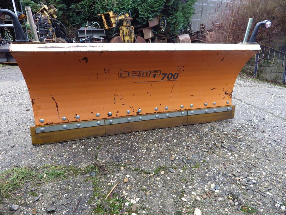 Schneeschild + Kehrmaschine für KRAMER 350 180 112 - Гребло за сняг: снимка 1 Schneeschild + Kehrmaschine für KRAMER 350 180 112 - Гребло за сняг: снимка 1