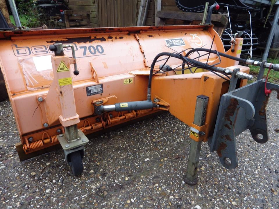 Schneeschild + Kehrmaschine für KRAMER 350 180 112 - Гребло за сняг: снимка 3 Schneeschild + Kehrmaschine für KRAMER 350 180 112 - Гребло за сняг: снимка 3