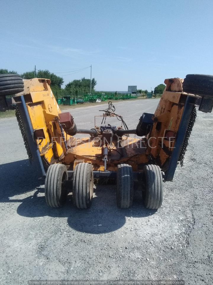 BOMFORD BROYEUR A AXE HORIZONTAL TRI WING 4600 - Градинска техника: снимка 3 BOMFORD BROYEUR A AXE HORIZONTAL TRI WING 4600 - Градинска техника: снимка 3
