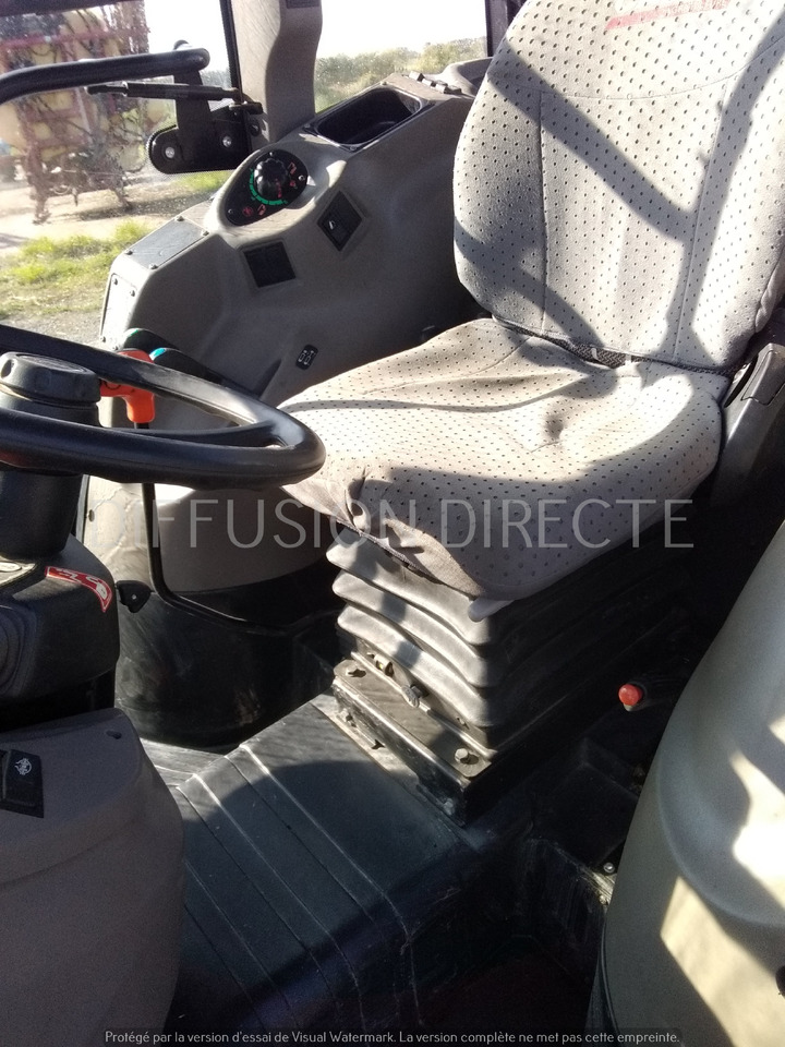 CASE IH TRACTEUR AGRICOLE QUANTUM 100 F - Трактор: снимка 5 CASE IH TRACTEUR AGRICOLE QUANTUM 100 F - Трактор: снимка 5