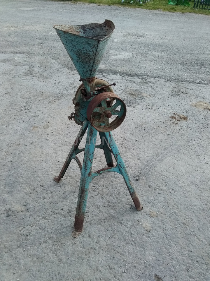 CRIQUET MOULIN A FARINE - Оборудване след прибиране на реколтата: снимка 2 CRIQUET MOULIN A FARINE - Оборудване след прибиране на реколтата: снимка 2